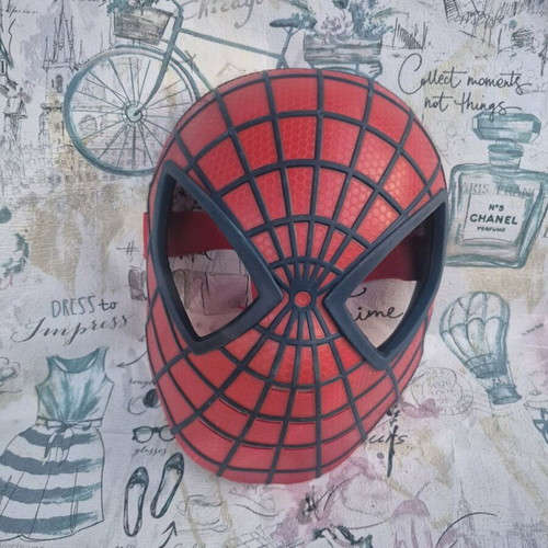 Spider Men mask like new, hard