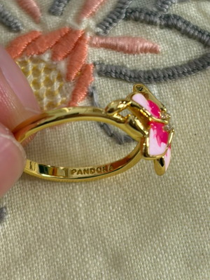 Pandora ring with Moana flower, size 52, unworn