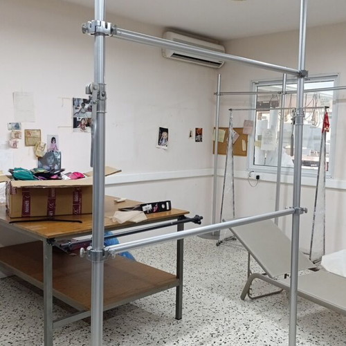 Double hanging set used with 2 rails