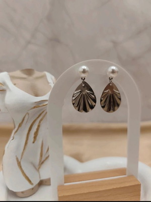 Steel earrings shell with pearl new, silver