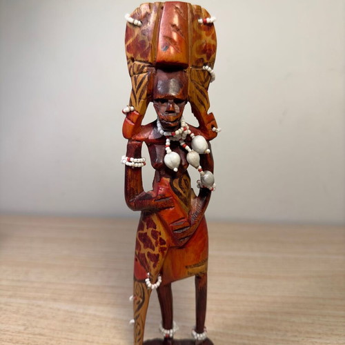 Set of handmade African figures used, 22 cm
