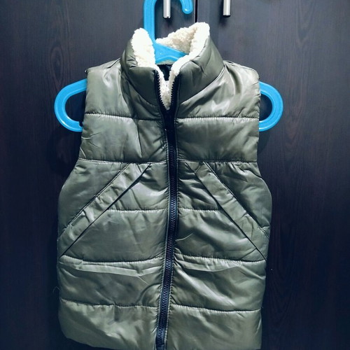 Children's vests size 3 and 4 like new