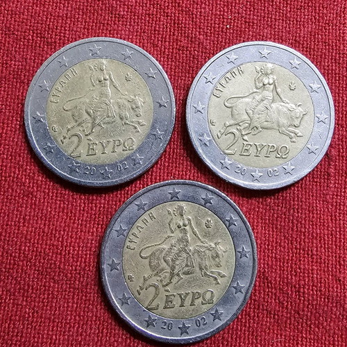 Coins 3 Greek 2-euro used with mint error on the wreath