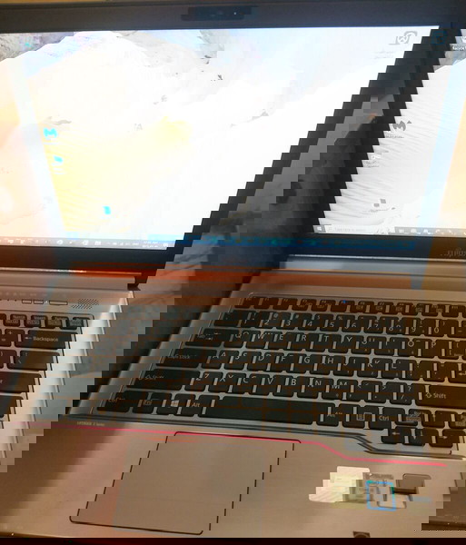 Laptop Fujitsu LIfebook E746 + Δώρο τσάντα μεταφοράς Case Logic