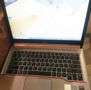 Laptop Fujitsu LIfebook E746 + Δώρο τσάντα μεταφοράς Case Logic