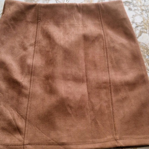 Suede skirt with zipper brown like new, size M