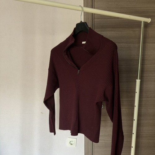 Oysho burgundy daily turtleneck sweatshirt M like new