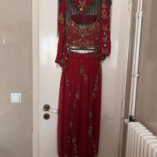 Authentic Hanoumissa Costume from Dubai like new