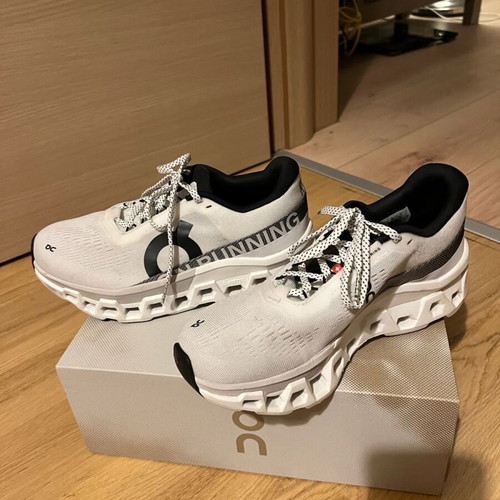 On Cloud Monster 2 women's running shoes size 40 new, white