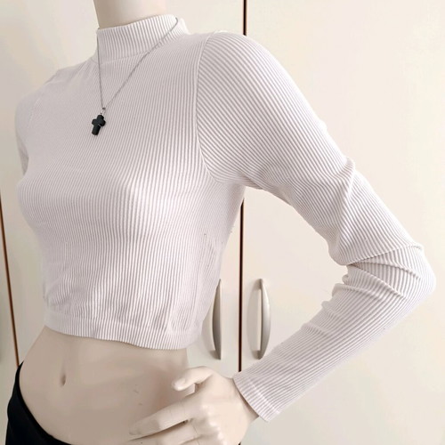 Stradivarius women's white crop top XS used