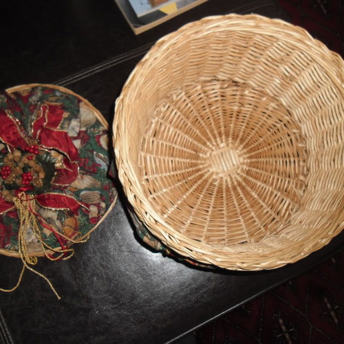 Christmas basket like new, handmade decorated