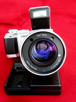 Φωτογραφική μηχανή Sony DSCF717 σαν καινούργιο, Made in Japan