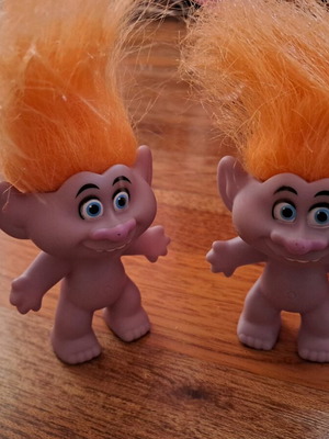 Two twin trolls like new