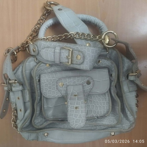 Women's handbag used, gray and beige, 0.30x0.20 m