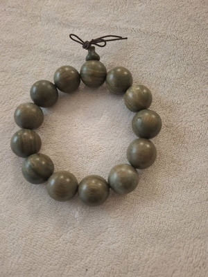 Bracelet in olive shade new with resin beads