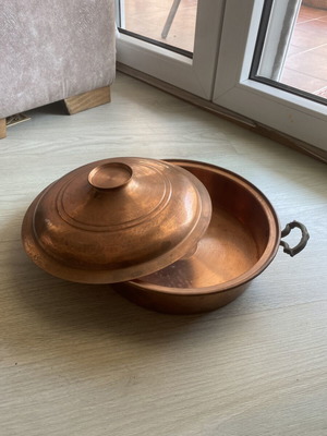 Copper vessel with lid and handles vintage, used, 1940-60