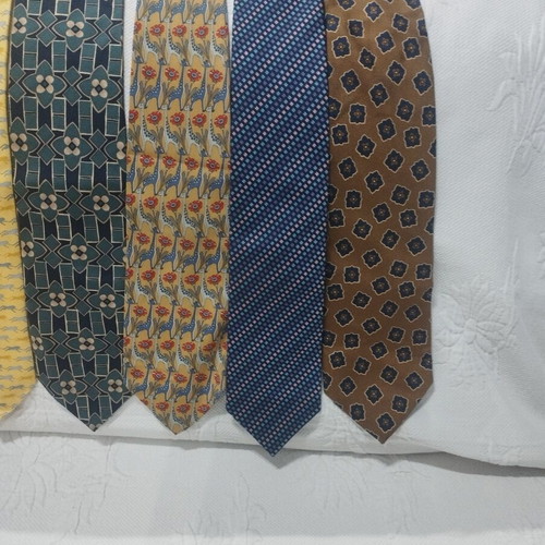 Branded men's ties pack of 8 used, 100% silk
