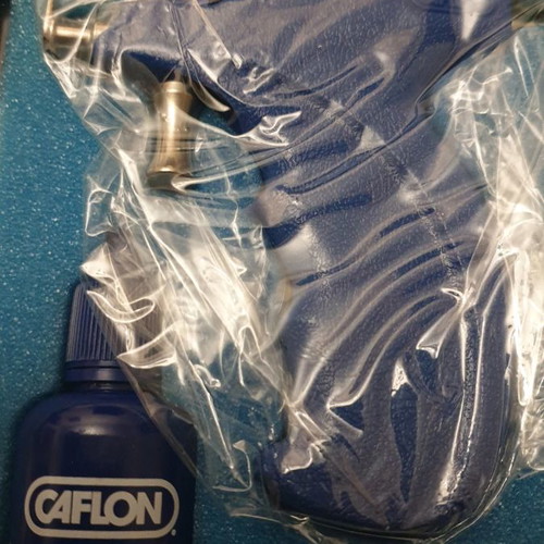 Caflon Blu ear piercing set new, complete
