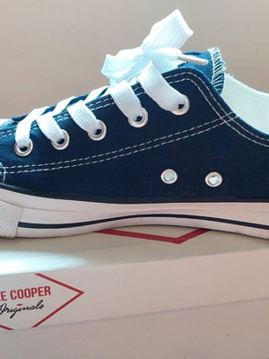 Lee Cooper athletic shoes new, dark blue, size 39