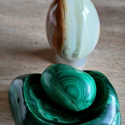 Vintage pack of two stone eggs malachite and onyx like new