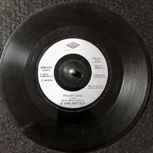 2 Unlimited Twilight Zone vinyl 7" used, electronic