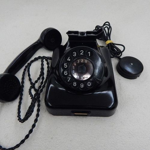 Black Bakelite telephone from the 1950s
