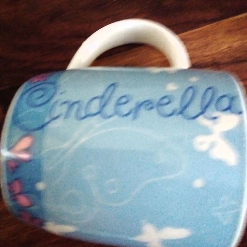 Disney Cinderella Mug like new, large 8.5 cm diameter
