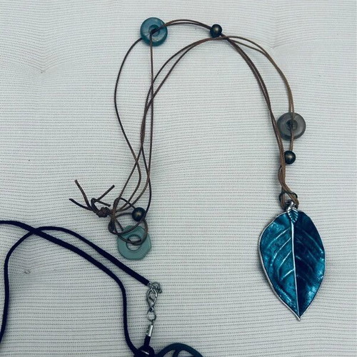 Necklace with blue leaf Vintage Atelier like new