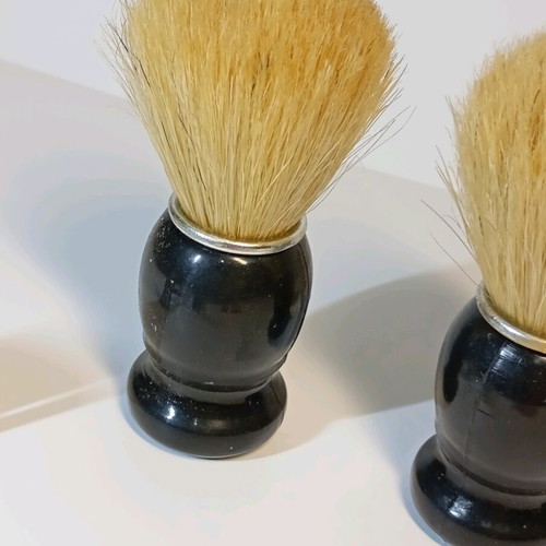 Shaving machines, brushes and razors used, set