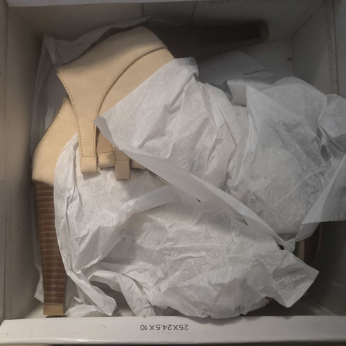 Leather women's shoes size 38 like new, beige sandals platforms