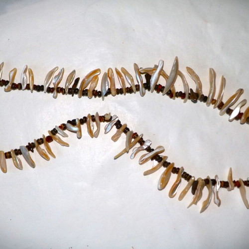 Long necklace new with Tigers Eye, shells and sterling silver 925