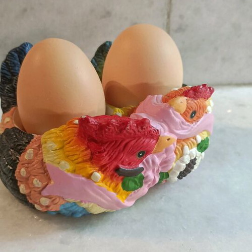 Gypsum Easter decorative egg holder for 2 eggs like new