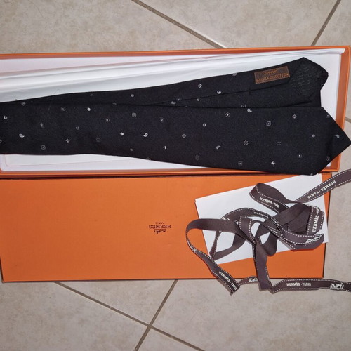 Hermes authentic tie, unworn