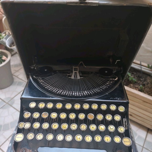 Remington Portable typewriter used, with cover, USA 1920-1930