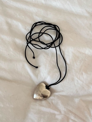 Minga London Chunky Heart Corded necklace like new, black and silver