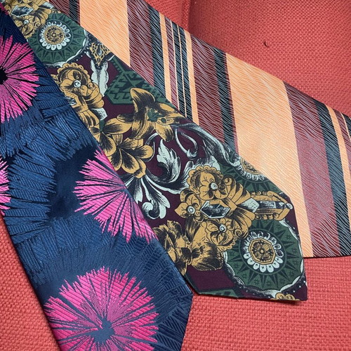 Set of 3 ties like new