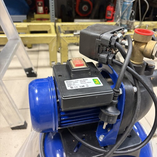Water pressure pump 800W, 3200l/h, max 40m lift