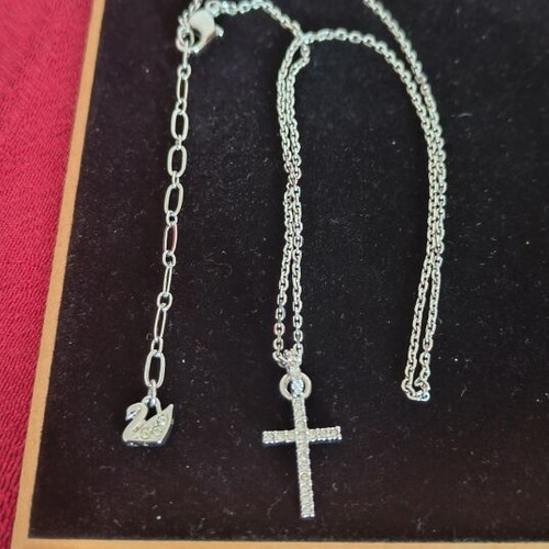Swarovski cross pendant 45cm new, white