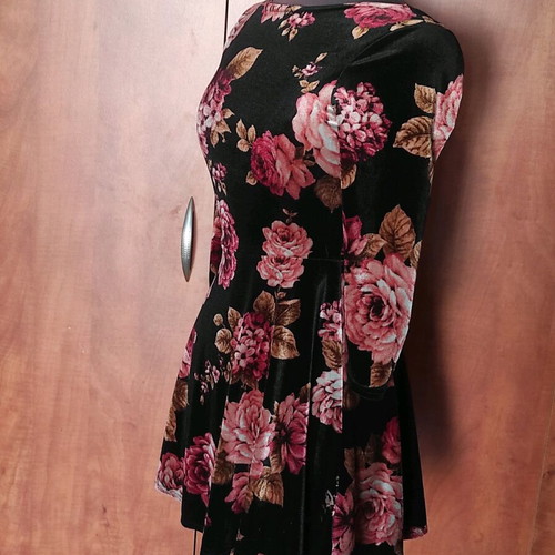 Velvet floral dress New Look with scoop back, like new, size XS