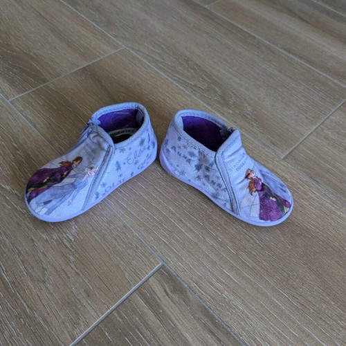 Frozen slippers No 23 used, purple