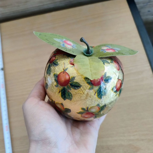 Bath Fizzer The Apple Orchard apple-shaped, new, 4 uses