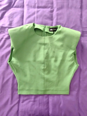 Zara green crop top like new, size XS