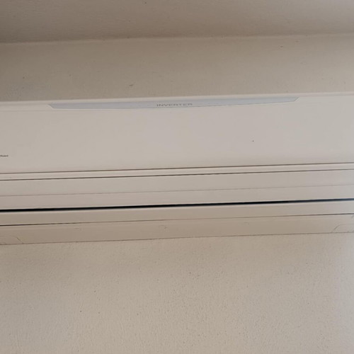 Fujitsu AOYR24LCC air conditioner like new, 24,000 BTU