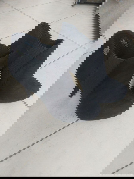 Μαύρα ψηλα μποτάκια