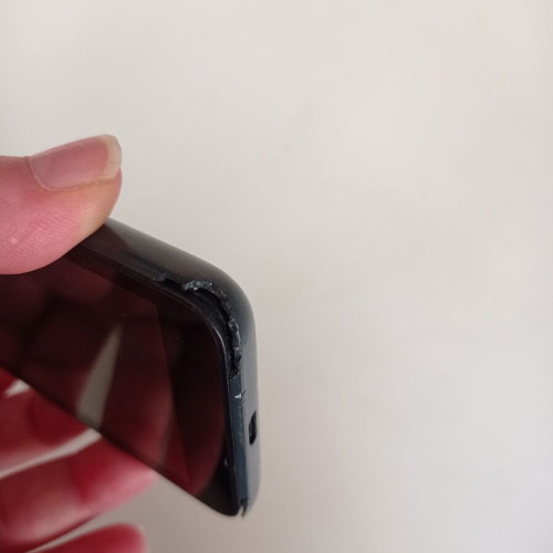 Nokia cell phone used with broken corners