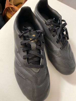 Adidas Predator kids football shoes size 37.5 new, black