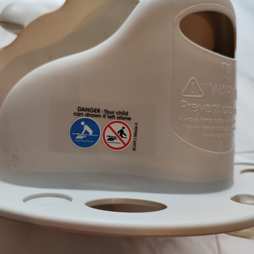 Baby bath seat like new with play mat Mothercare