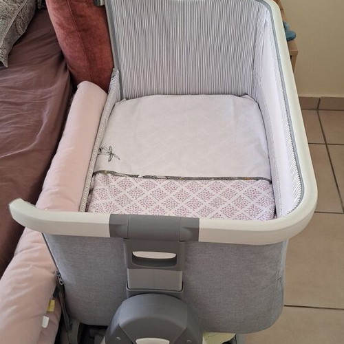 Kikka Boo Nanna baby cot like new with storage and mosquito net