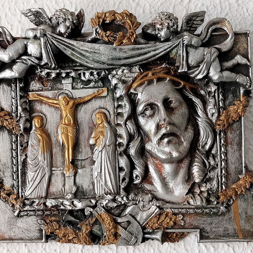 Religious embossed wall plaque Crucifixion and Jesus like new