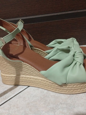 Kokka platform sandals size 41 like new, pistachio green